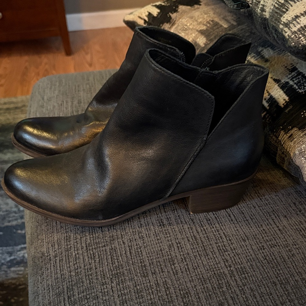 Lucky brand black leather ankle boots
